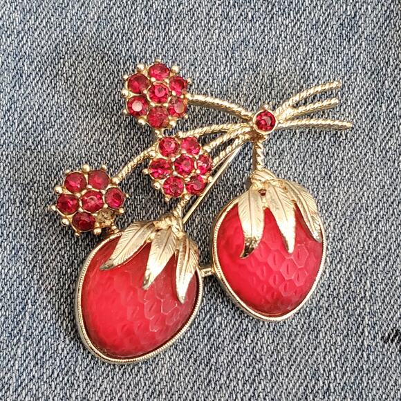 VTG Sarah Coventry Strawberry Festival Rhinestone Brooch 1966 Glass Fruit‎ READ - Picture 4 of 8